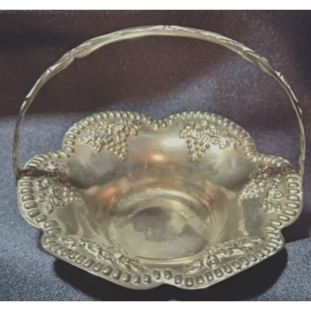Mini Silver Plate Flower Shape Grape‎ Design Basket
